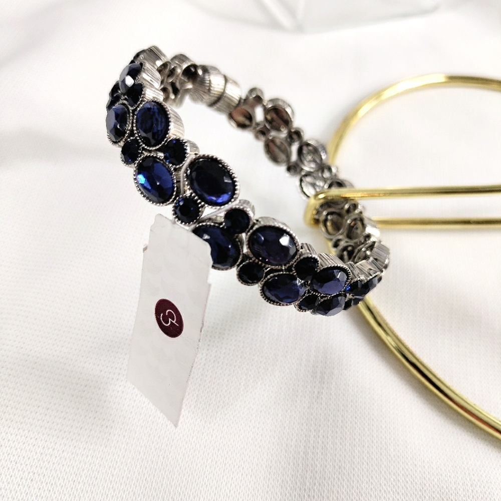 Dressbarn Silver Tone Metal Blue Crystal Magnetic Closure Bracelet